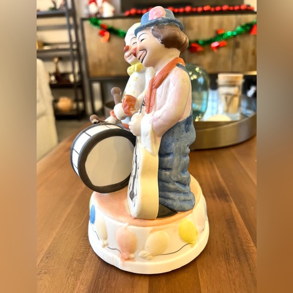 Send in The Clowns Porcelain Music Box - Picture 5 of 6